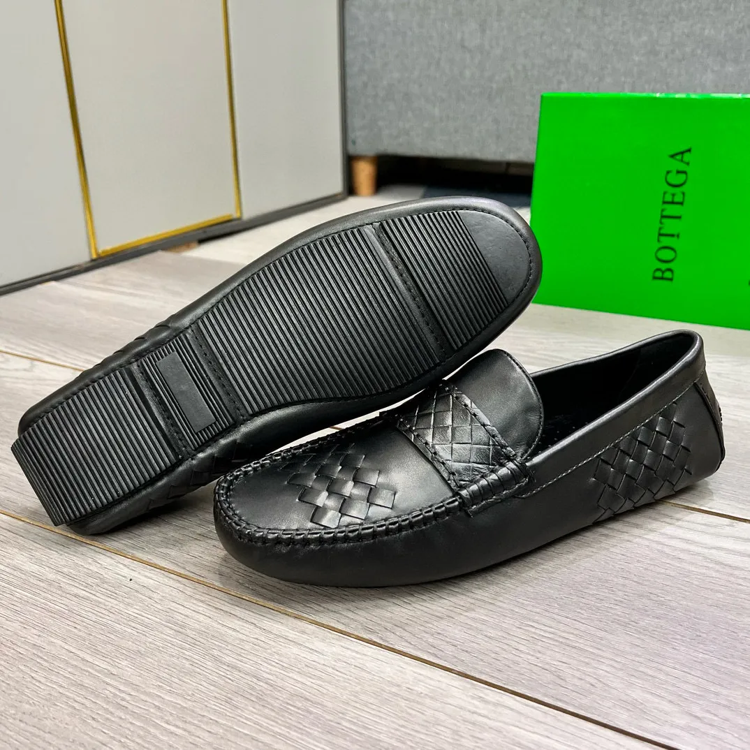 Factory price: 400💰BV new men's shoes original replica👉👉High-end men's casual beanie shoes/💞driving shoes! 🔊Upper imported cowhide woven, ☑️Sheepskin lining, one-step design, light and smart ☮☮Suitable for all kinds of travel, exclusive new style, real shot, size 38-44, (45 can be customized)
